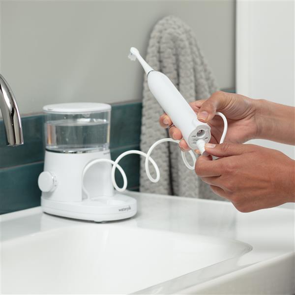 White Waterpik™ Sonic-Fusion™ 2.0 Flossing Toothbrush - Image 7